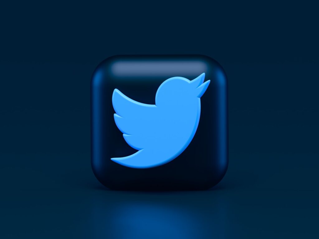 what to tweet on Twitter
